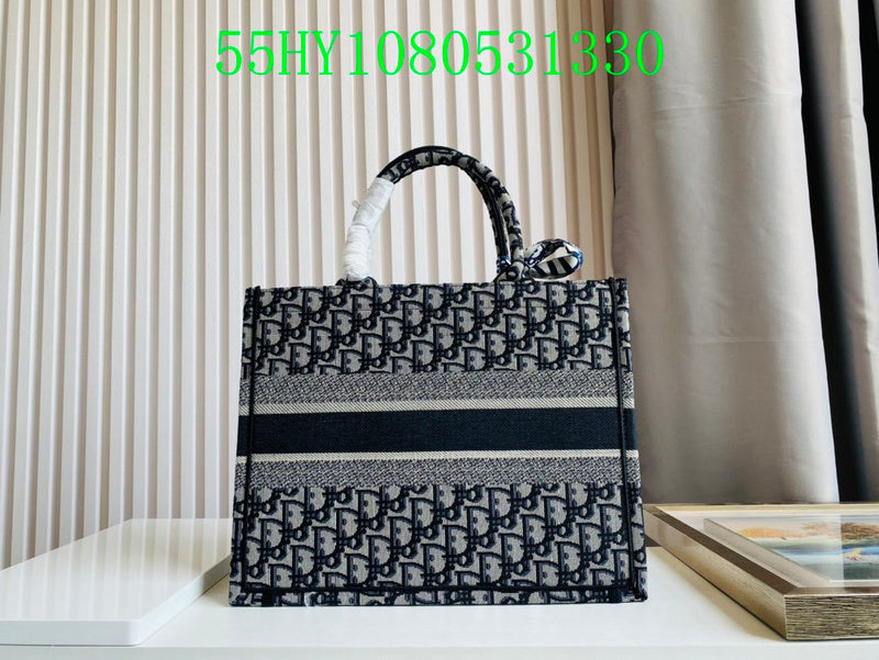 Christian Dior Luxury Bag - The Tote   256