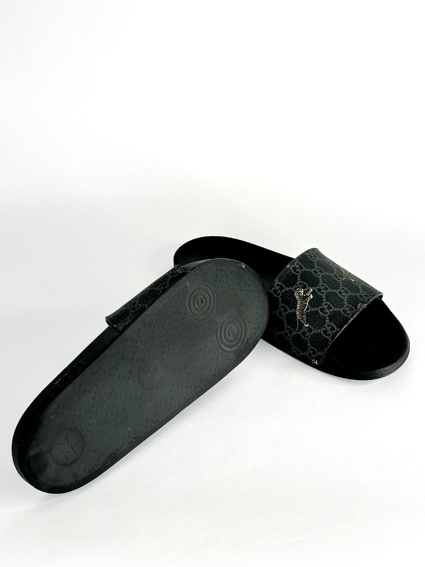 Gucci Black GG Supreme Tiger Flat Slides Size 11