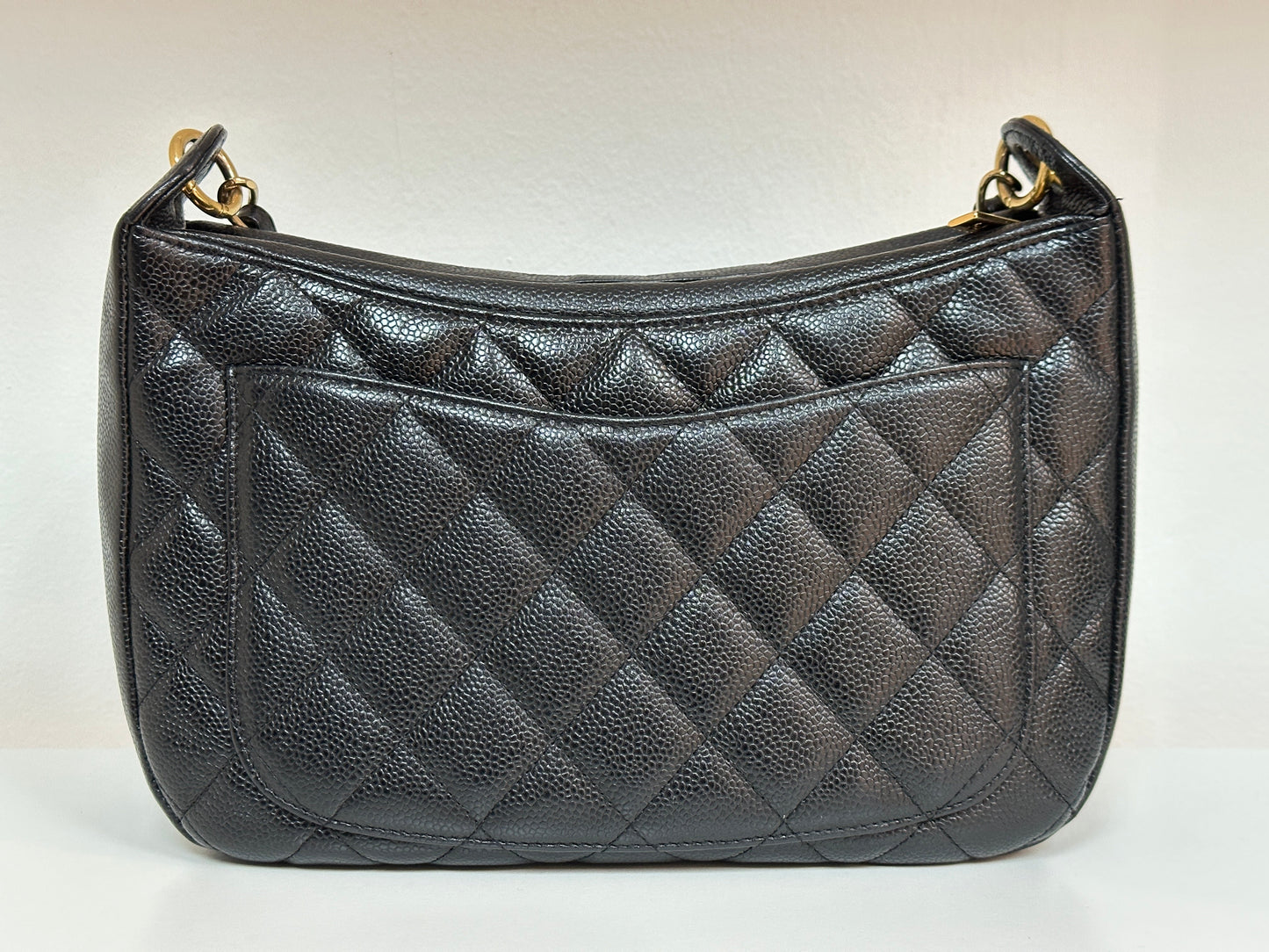 Chanel Black Quilted Caviar CC Logo Chain Shoulder Bag holo 8438