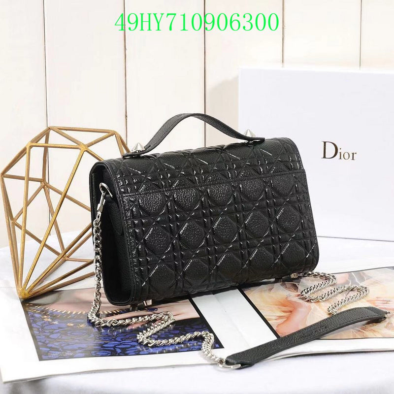 Christian Dior Luxury - The Tote   662