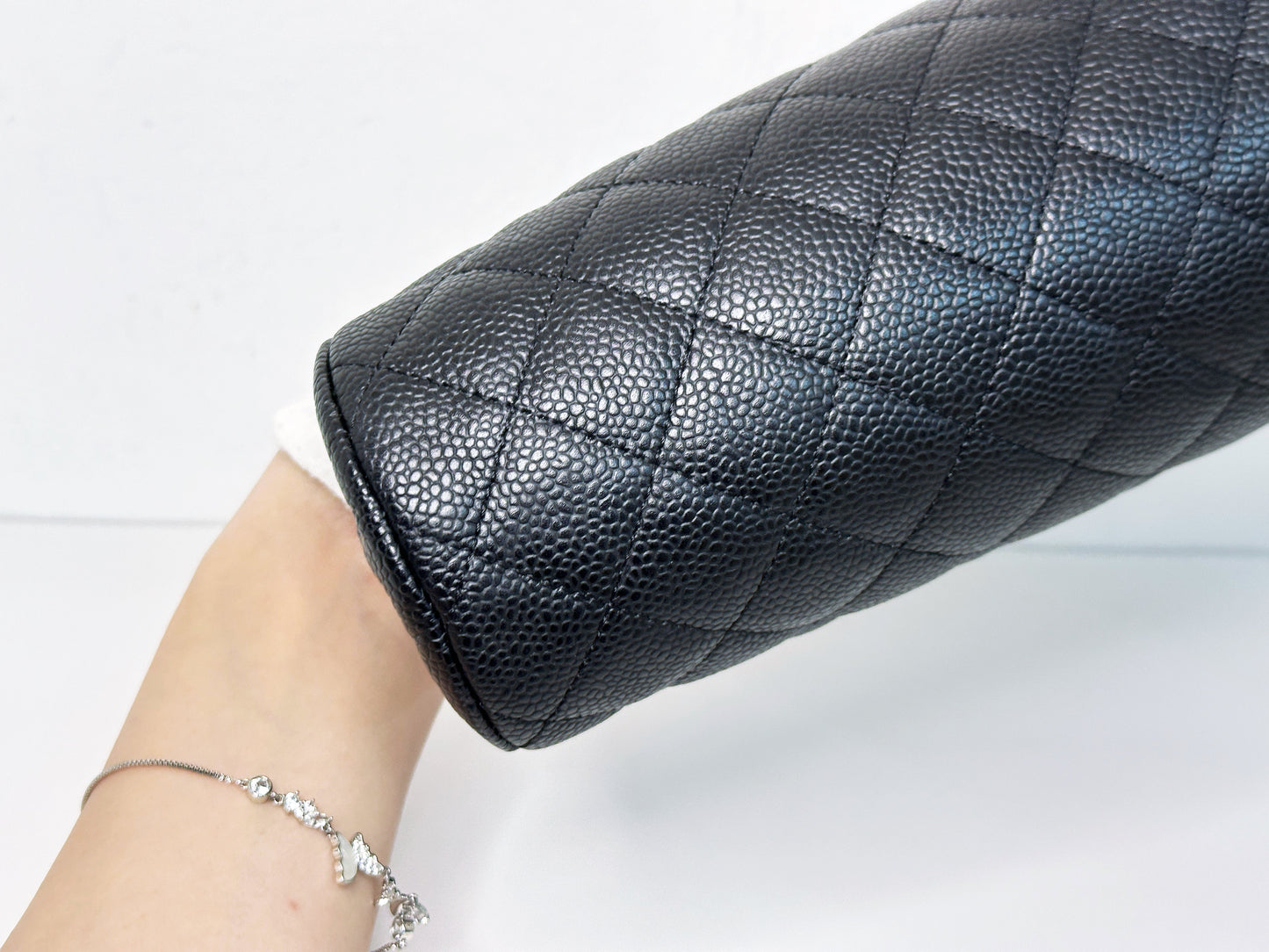 Chanel Quilted Timeless Kisslock Clutch Black Caviar holo 1193
