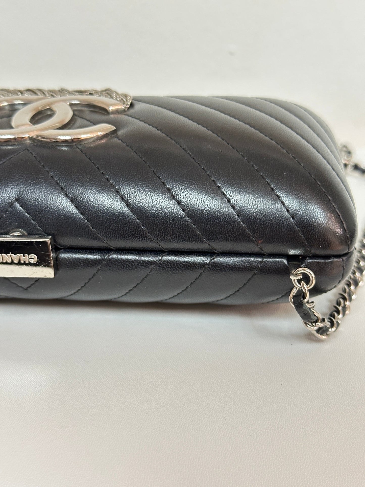 Chanel Chevron Metallic Fringe Clutch 2572 holo card