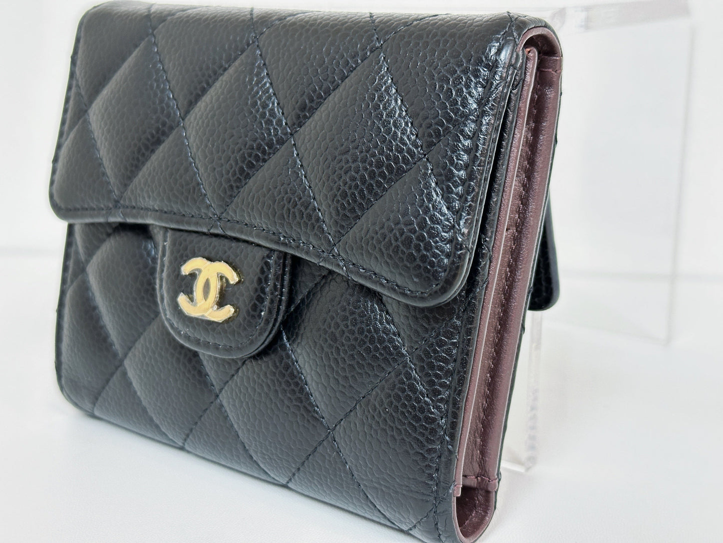 CHANEL CLASSIC TRIFOLD COMPACT IN BLACK CAVIAR WALLET GHW UPKJ holo