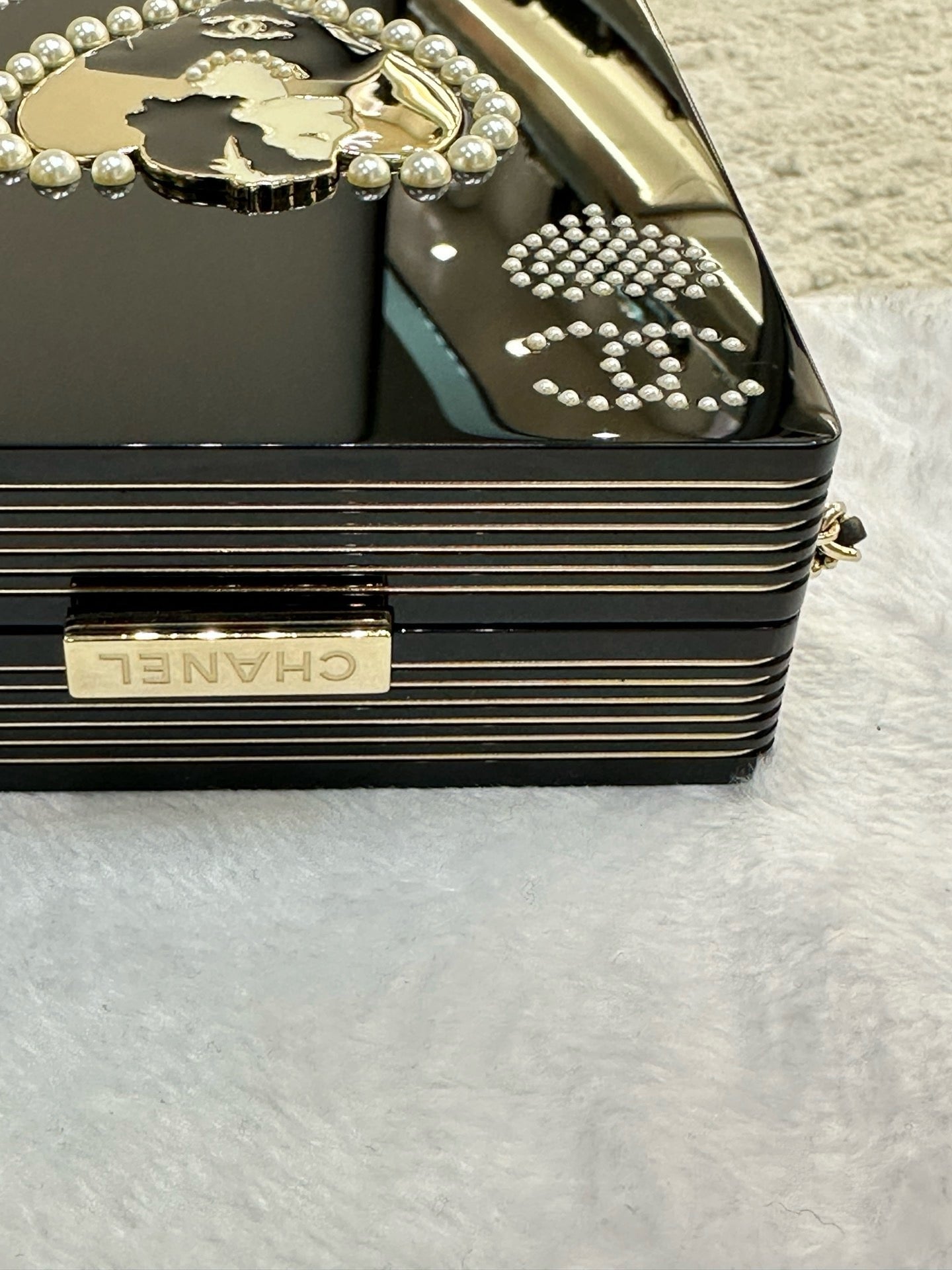Chanel Plexiglass Pearl Playing Card Casino Minaudiere Clutch Black GHW