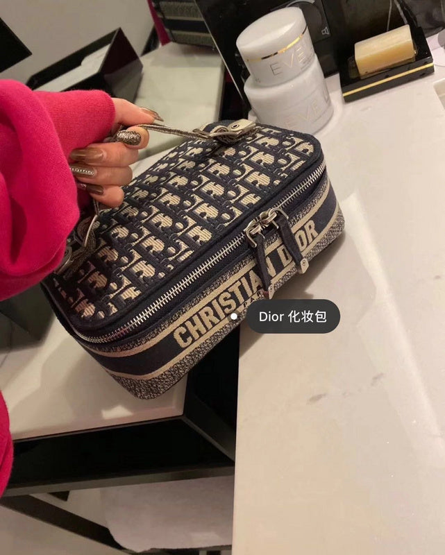 Christian Dior Luxury - The Tote   681