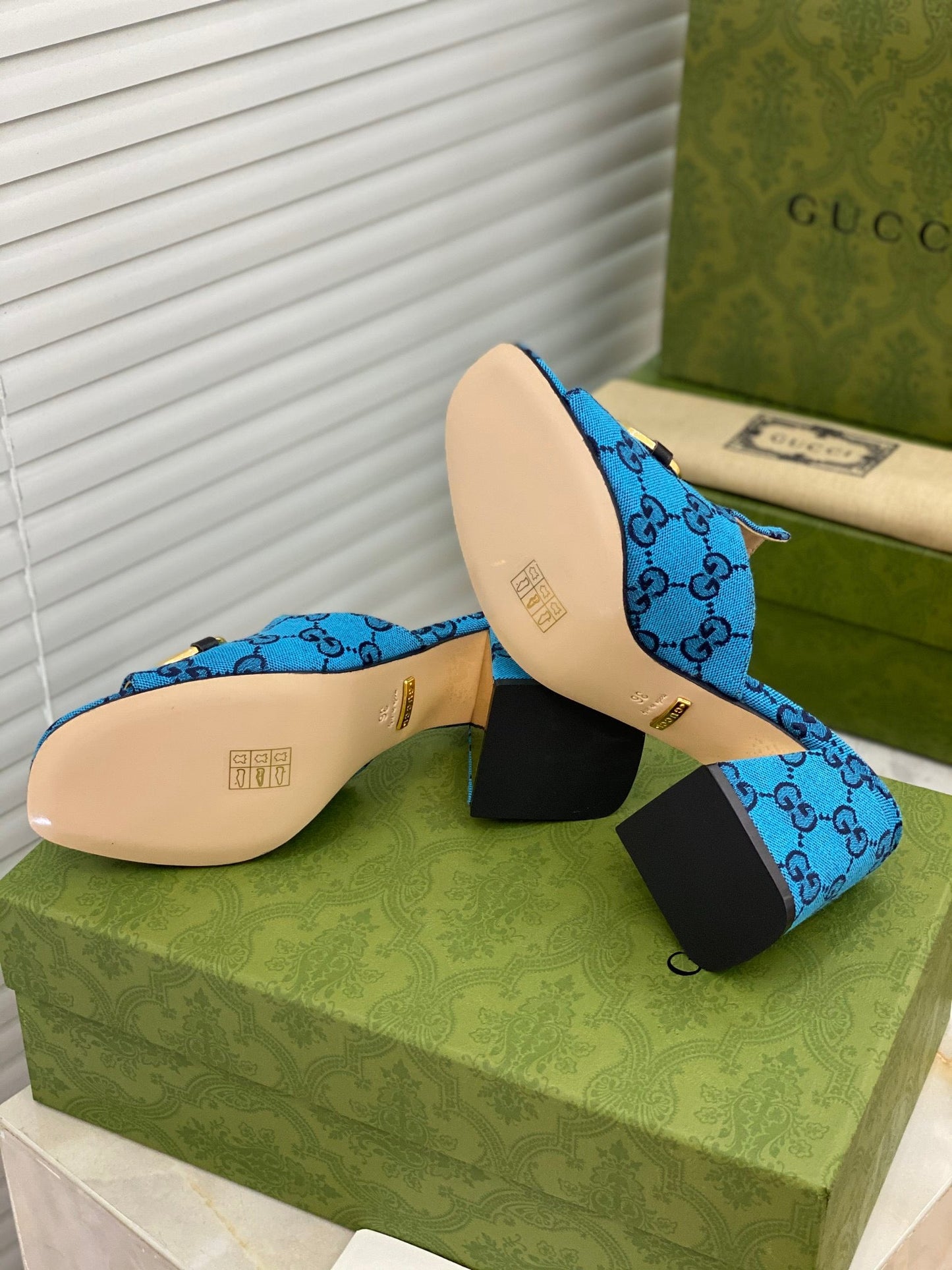 SE503 Size 5-10 Heels:7.5cm Material: Cowhide Lining: Sheep skin Sole: Italian leather