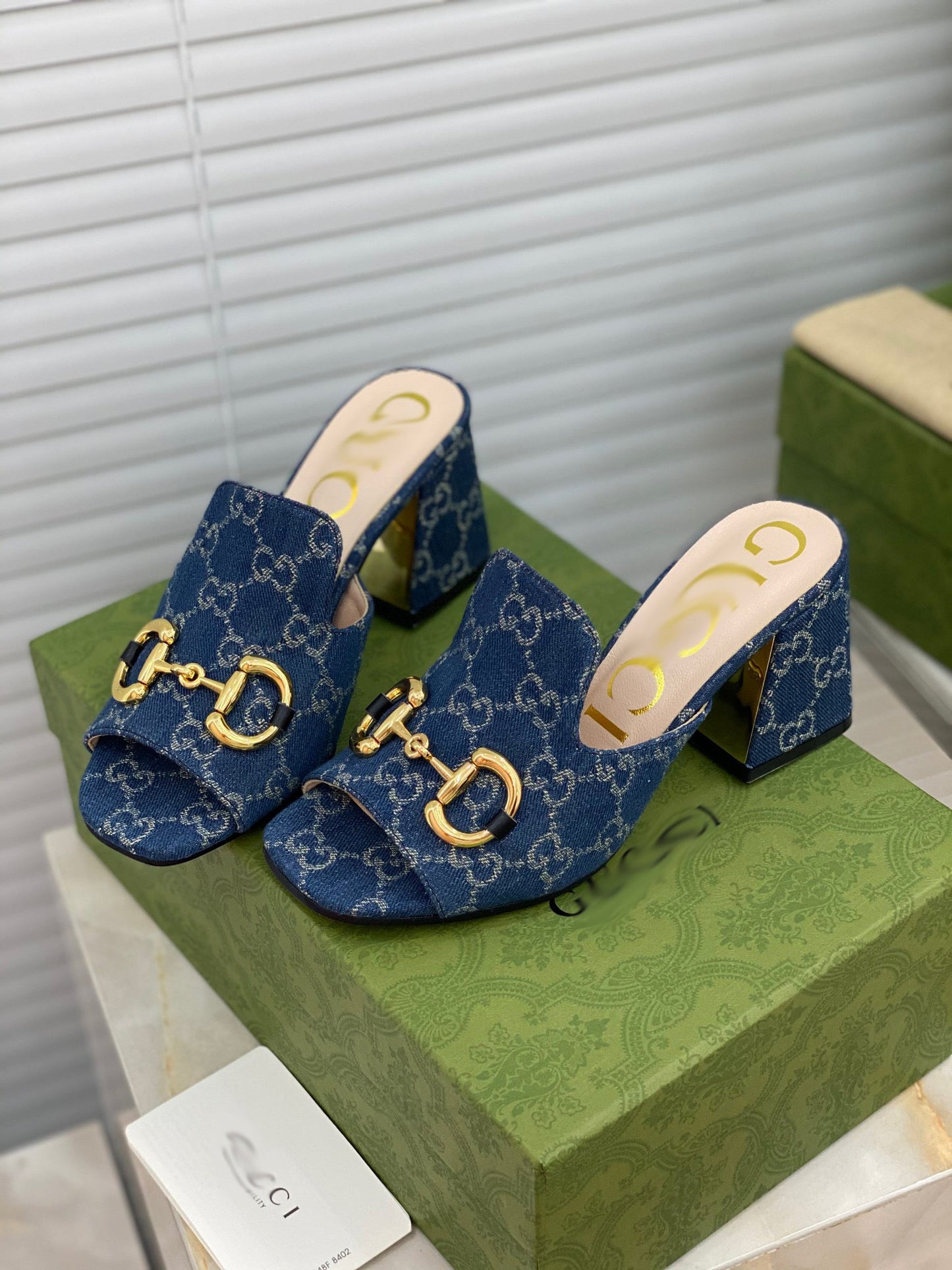 SE505 Size 5-10 Heels:7.5cm Material: Cowhide Lining: Sheep skin Sole: Italian leather