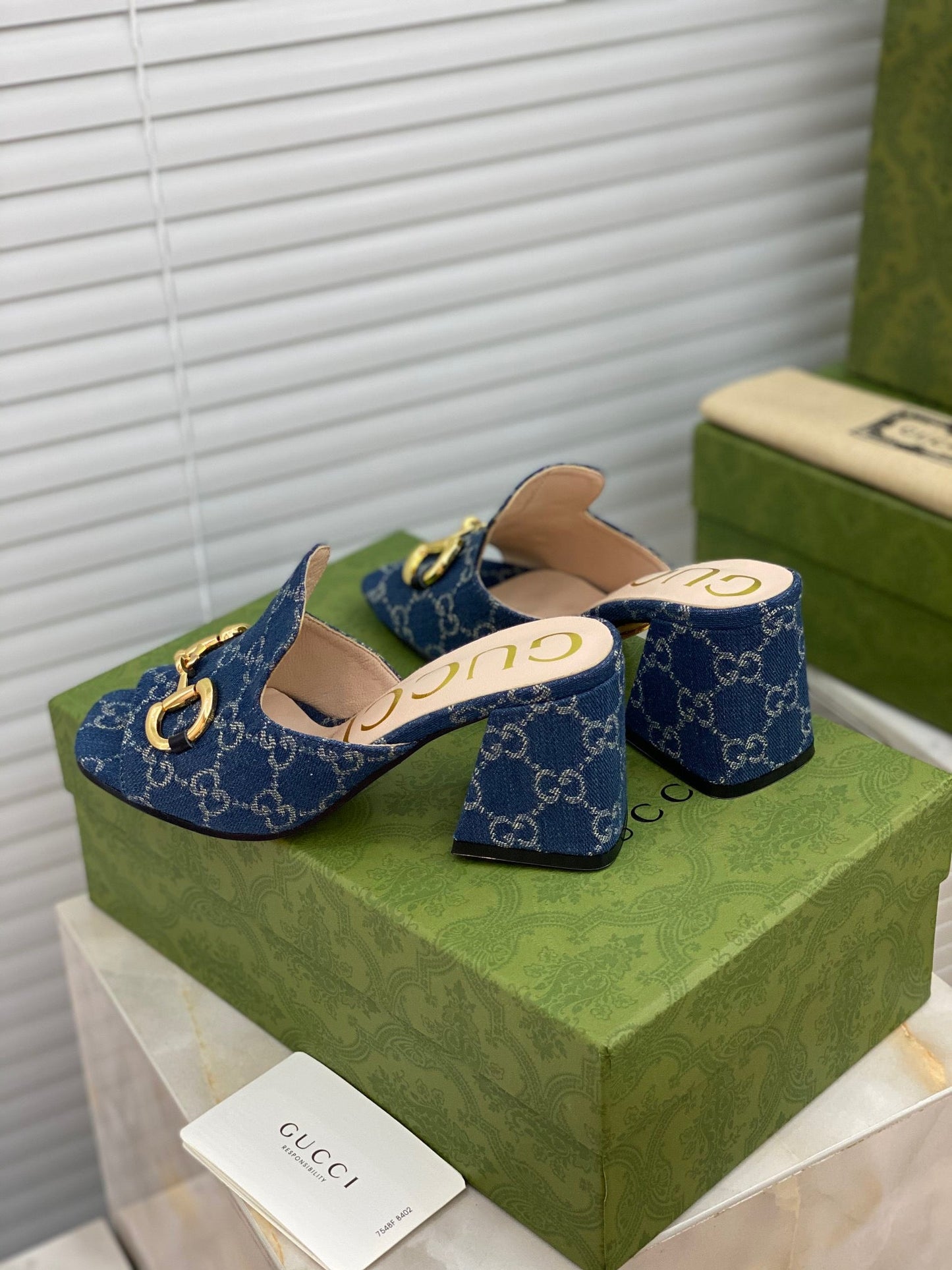 SE505 Size 5-10 Heels:7.5cm Material: Cowhide Lining: Sheep skin Sole: Italian leather