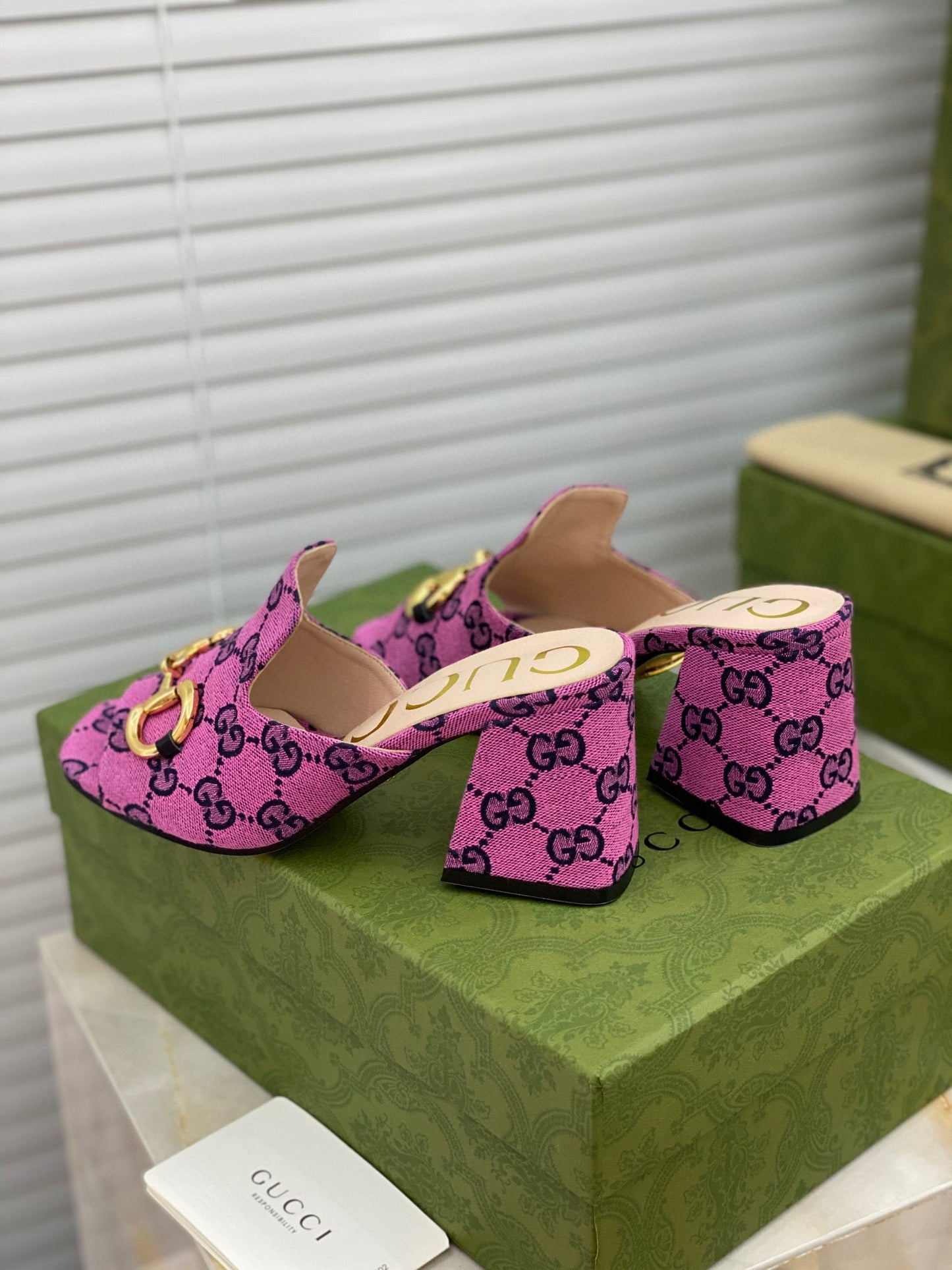 SE506 Size 5-10 Heels:7.5cm Material: Cowhide Lining: Sheep skin Sole: Italian leather