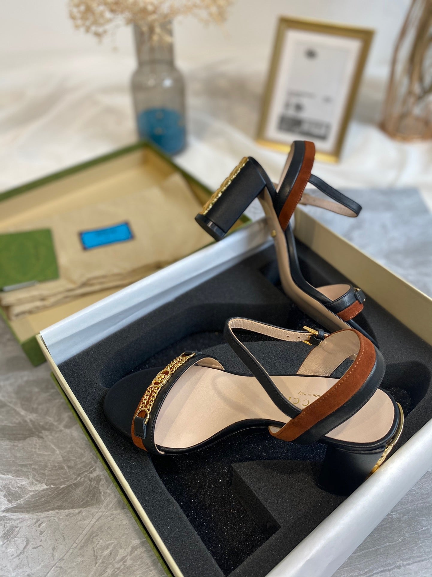 SE552 Size 4-9 Heels:7.5cm Material: Cowhide Lining: Sheep skin Sole: Italian leather