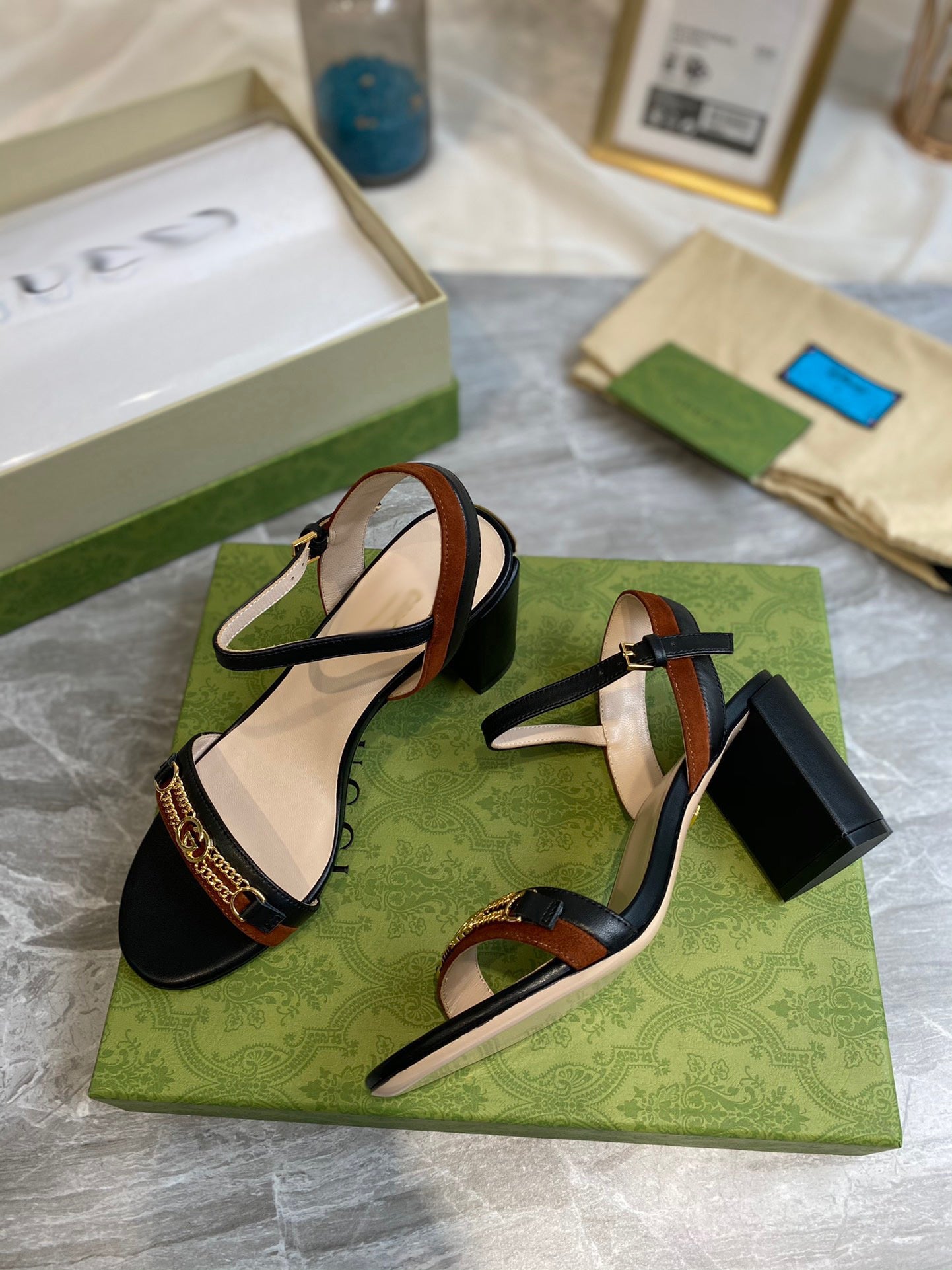 SE553 Size 4-9 Heels:7.5cm Material: Cowhide Lining: Sheep skin Sole: Italian leather