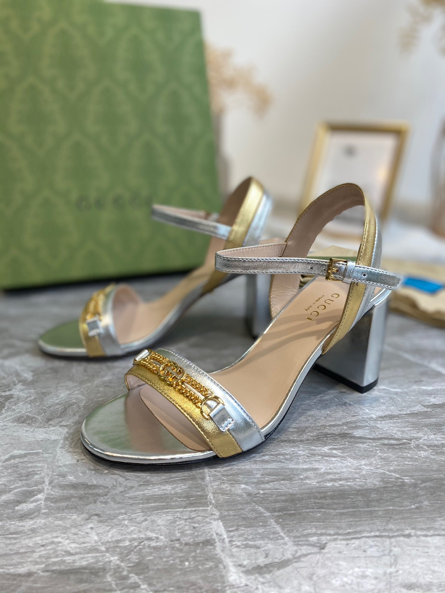 SE553 Size 4-9 Heels:7.5cm Material: Cowhide Lining: Sheep skin Sole: Italian leather