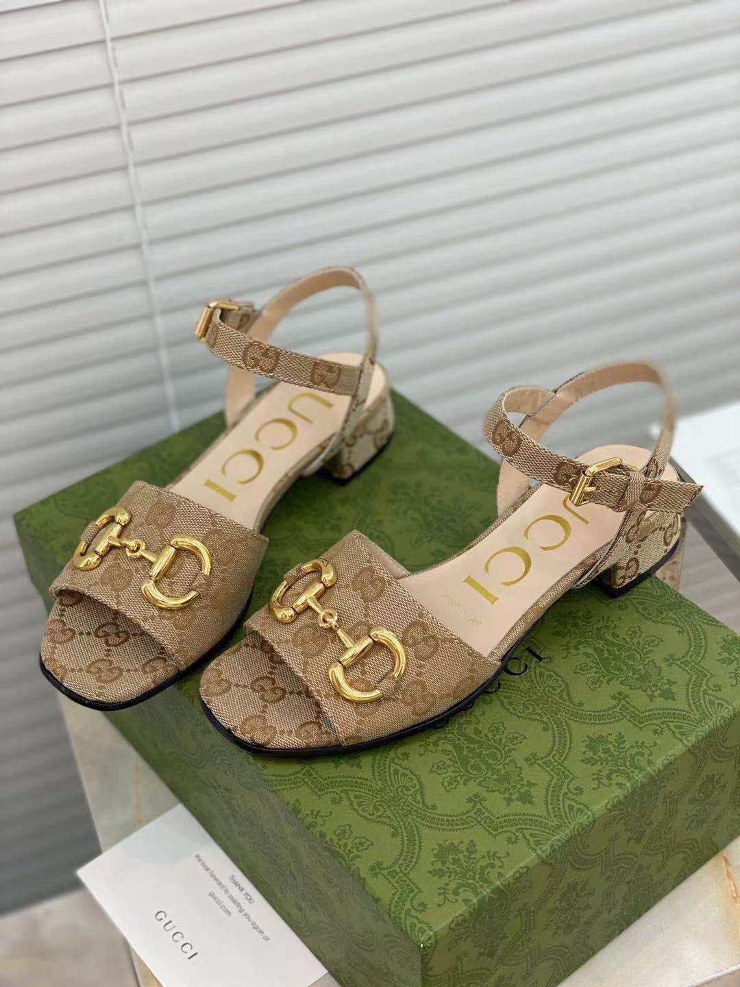SE556 Size 4-10 Heels:2.5cm Lining: Sheep skin Sole: Italian leather