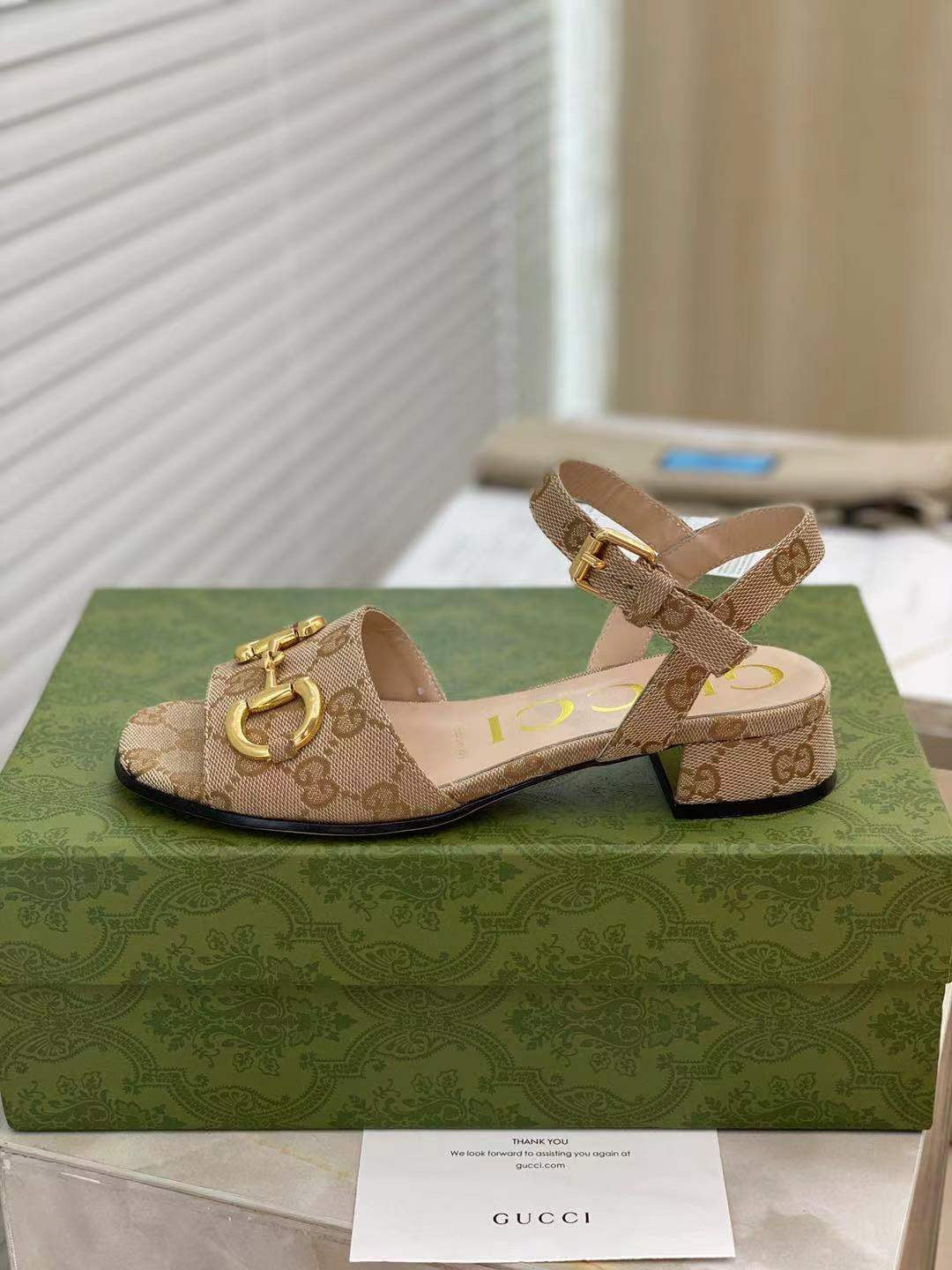 SE556 Size 4-10 Heels:2.5cm Lining: Sheep skin Sole: Italian leather