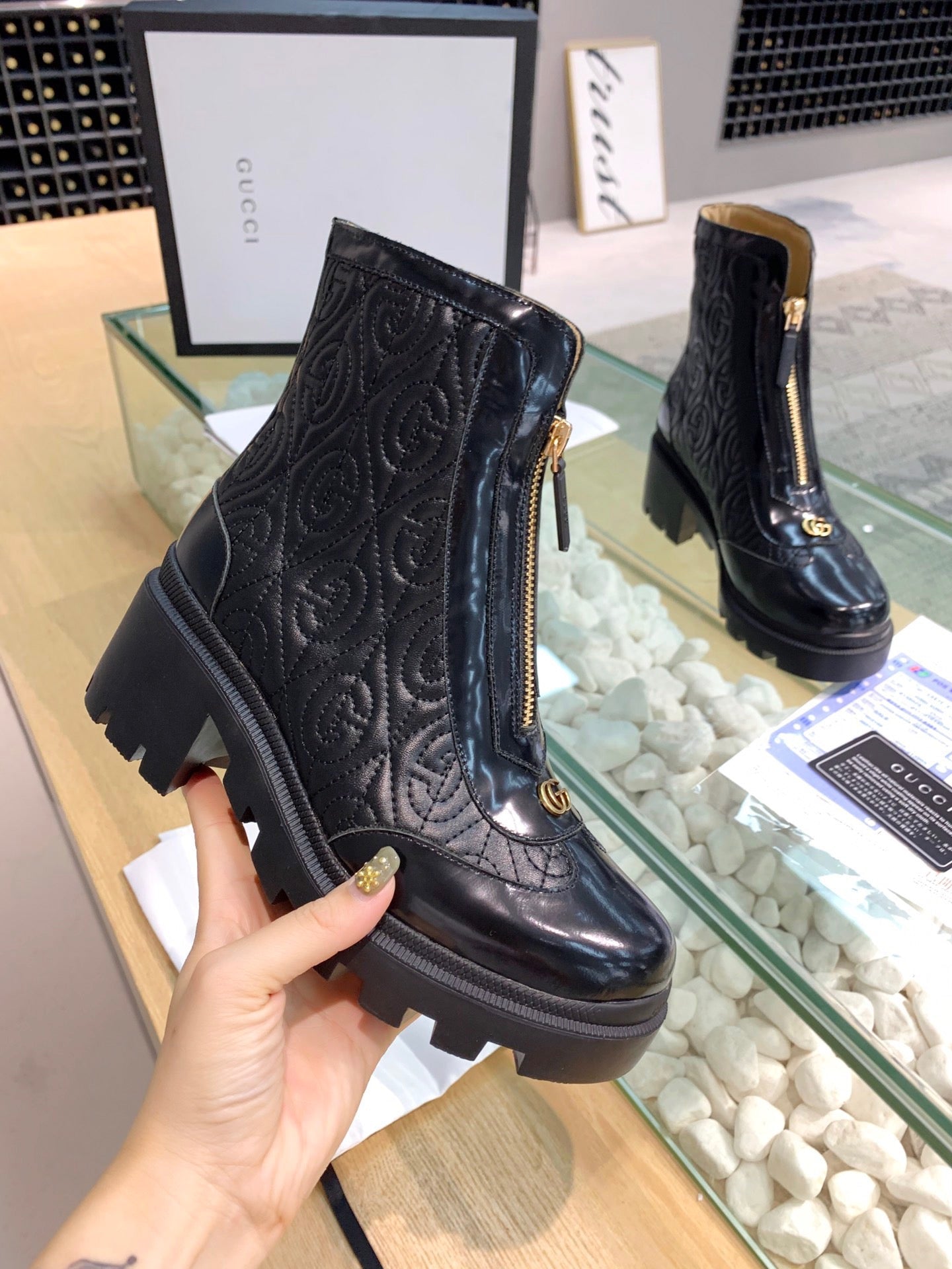 SE623 Size 4-11 Heels:6cm Material: Cowhide Lining: Cowhide Sole: Rubber