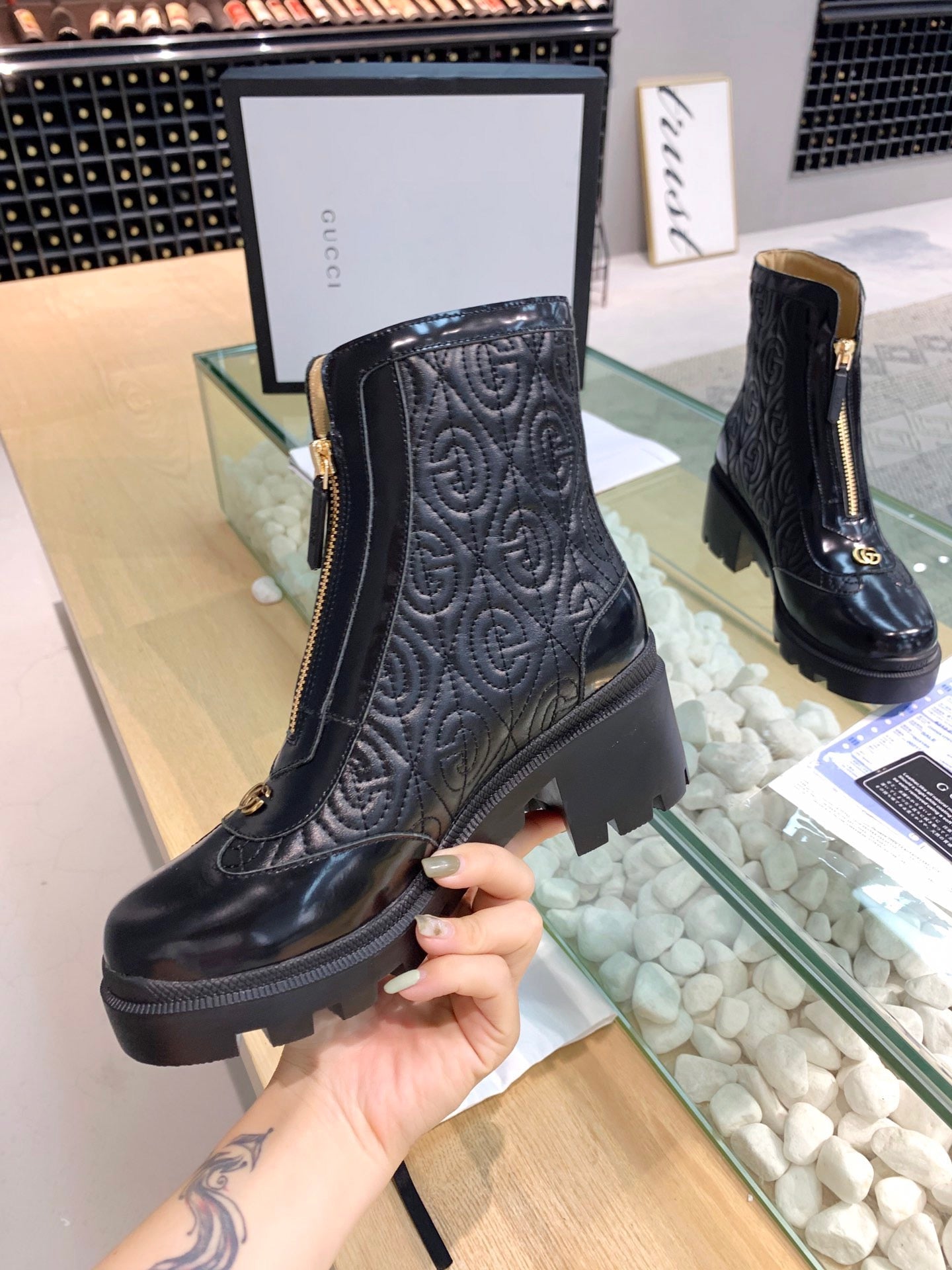 SE623 Size 4-11 Heels:6cm Material: Cowhide Lining: Cowhide Sole: Rubber