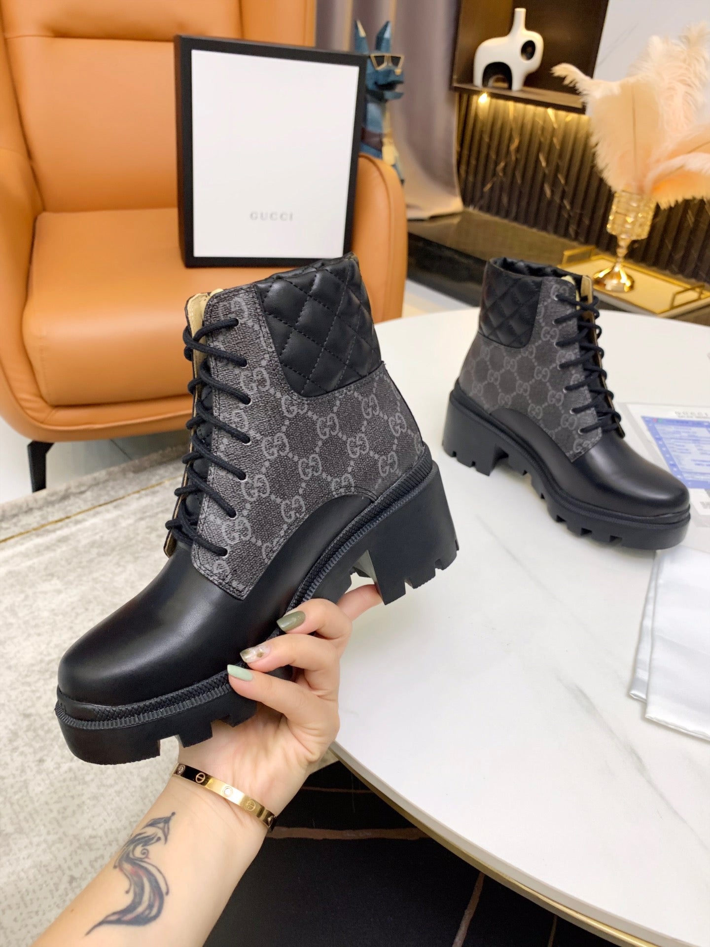 SE675 Size 4-11 Heels:6cm Material: Cowhide Lining: Cowhide Sole: Rubber