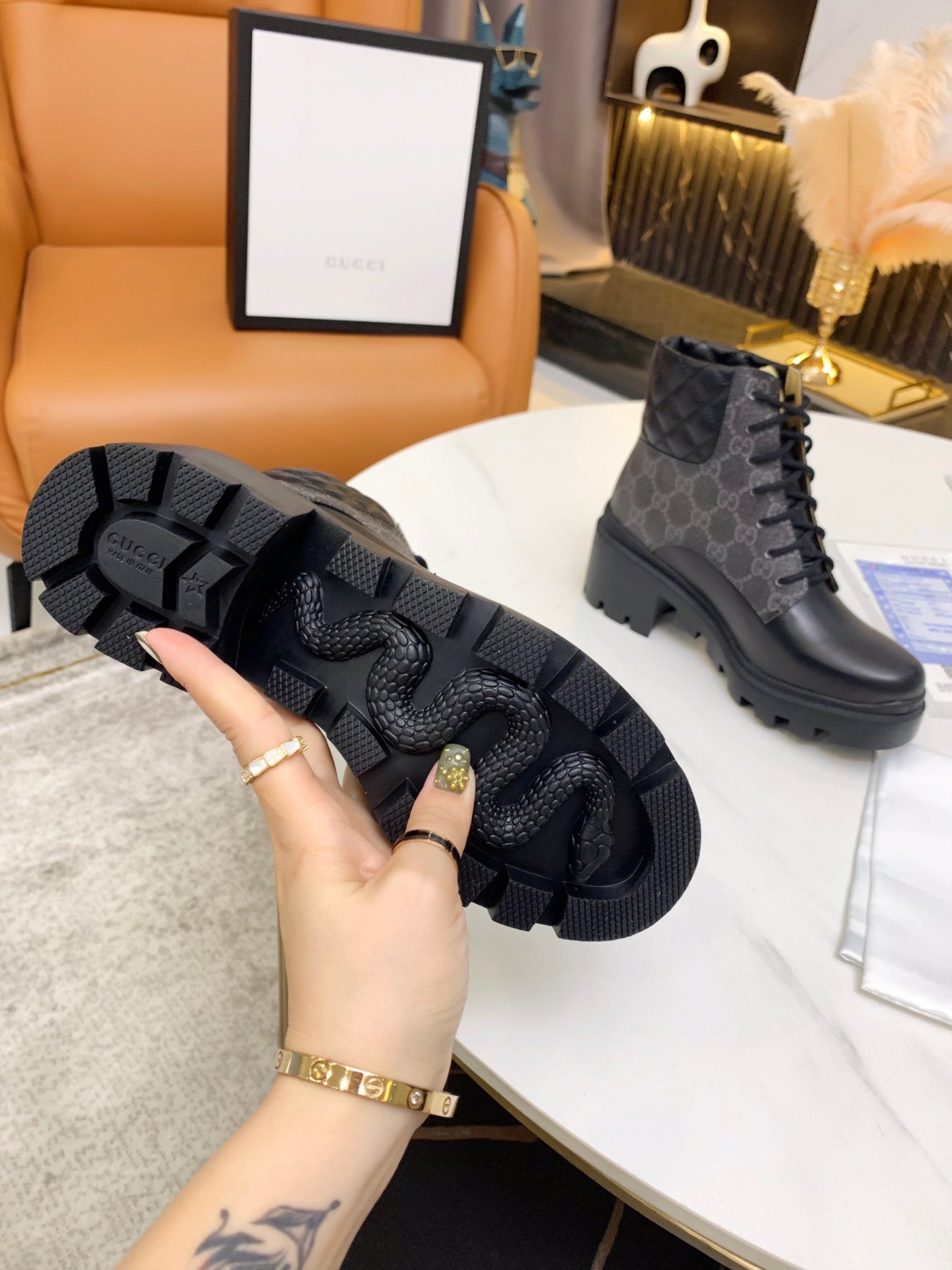 SE675 Size 4-11 Heels:6cm Material: Cowhide Lining: Cowhide Sole: Rubber