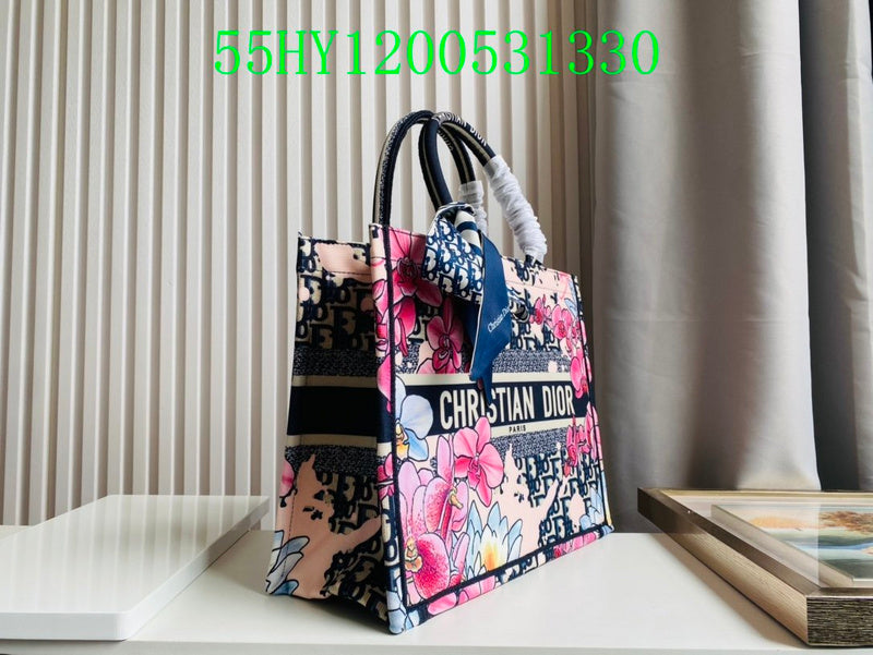 Christian Dior Luxury Bag - The Tote   243