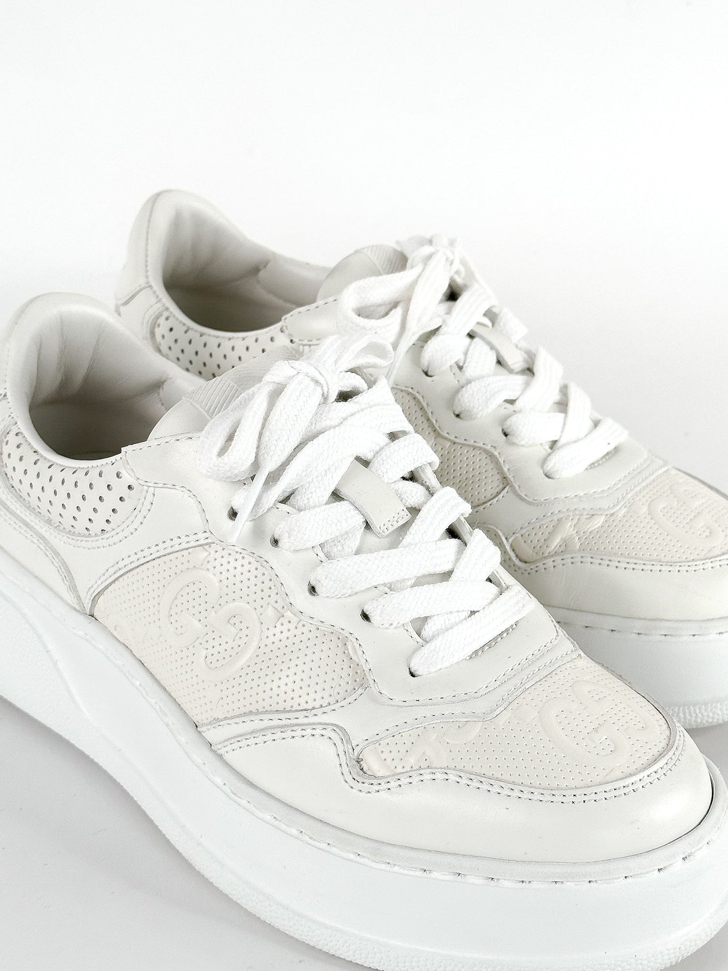 Gucci White Leather GG Embossed Perforated Leather Trainers Sneakers Size 35