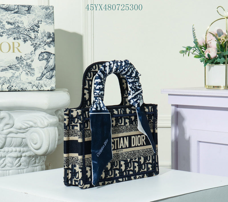 Christian Dior Luxury - The Tote   404