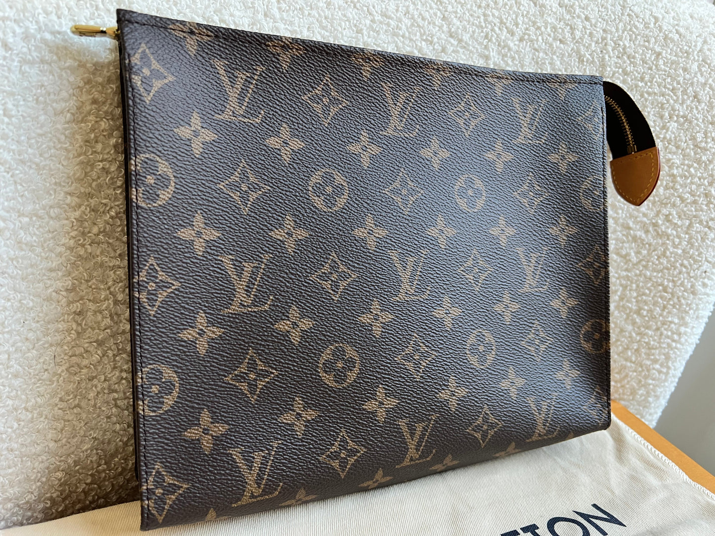 Louis Vuitton Toiletry Pouch 26 Monogram