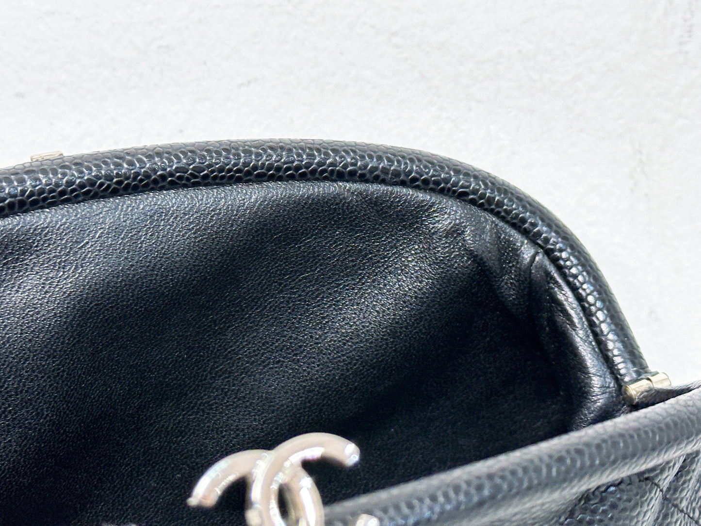 Chanel Quilted Timeless Kisslock Clutch Black Caviar holo 1193
