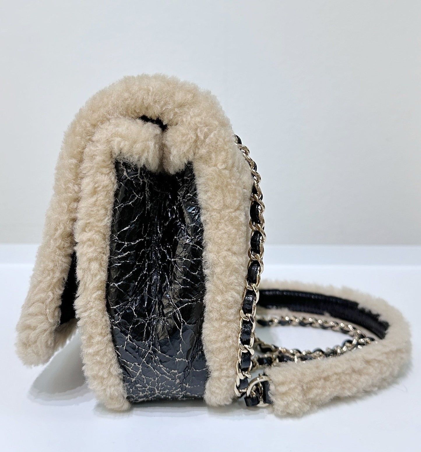 CHANEL Crumpled Calfskin Shearling CC Flap Black Beige