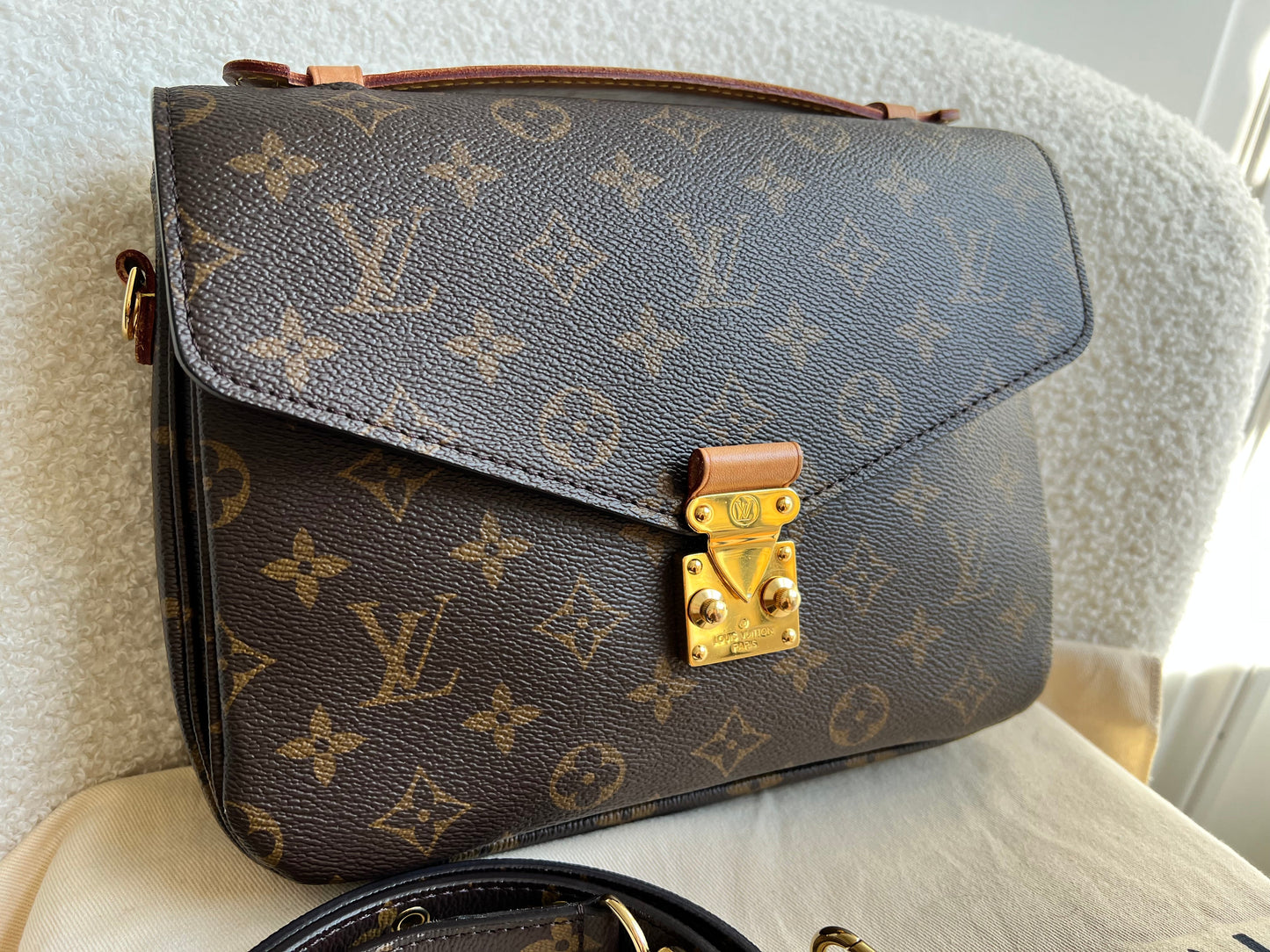 Louis Vuitton Pochette Metis Monogram (RRP £2,000)