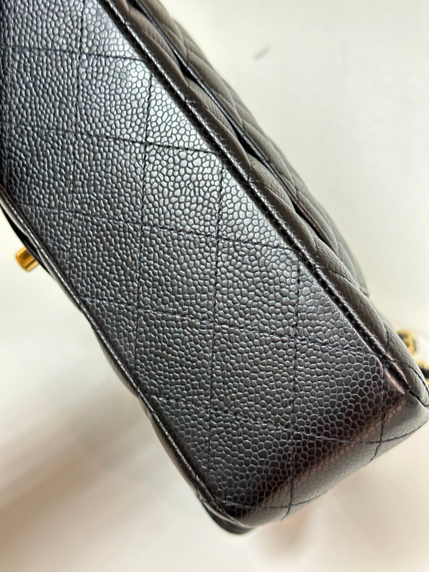 Chanel Medium Classic Quilted Caviar Double Flap Bag Black 2022 year Microchip (There is a slight crack on the inner buckle)