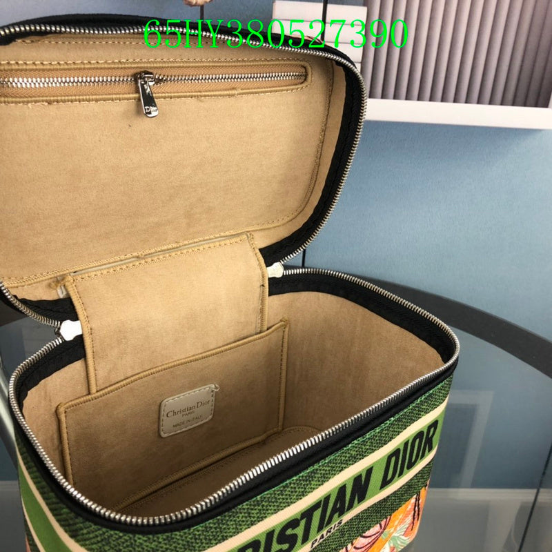 Christian Dior Luxury - The Tote   679