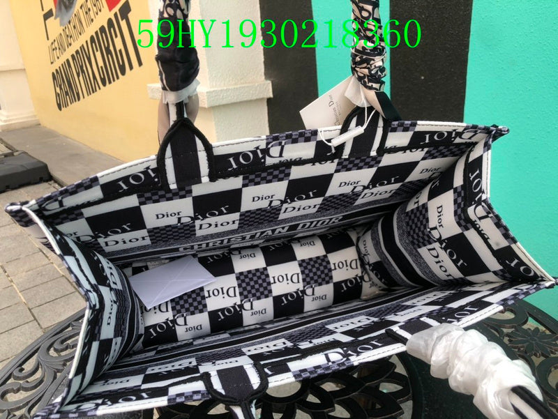 Christian Dior Luxury Bag - The Tote   314