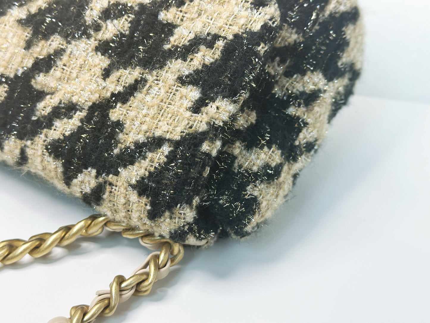 CHANEL 19K HOUNDSTOOTH TWEED 19 Small BEIGE/BLACK 2877 holo card