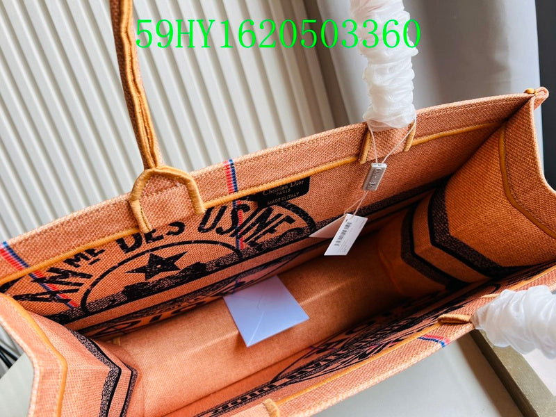 Christian Dior Luxury Bag - The Tote   292
