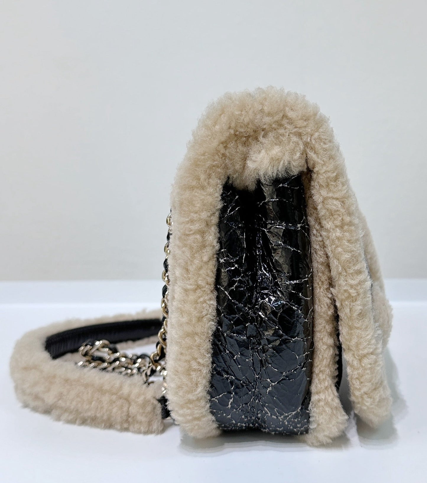 CHANEL Crumpled Calfskin Shearling CC Flap Black Beige
