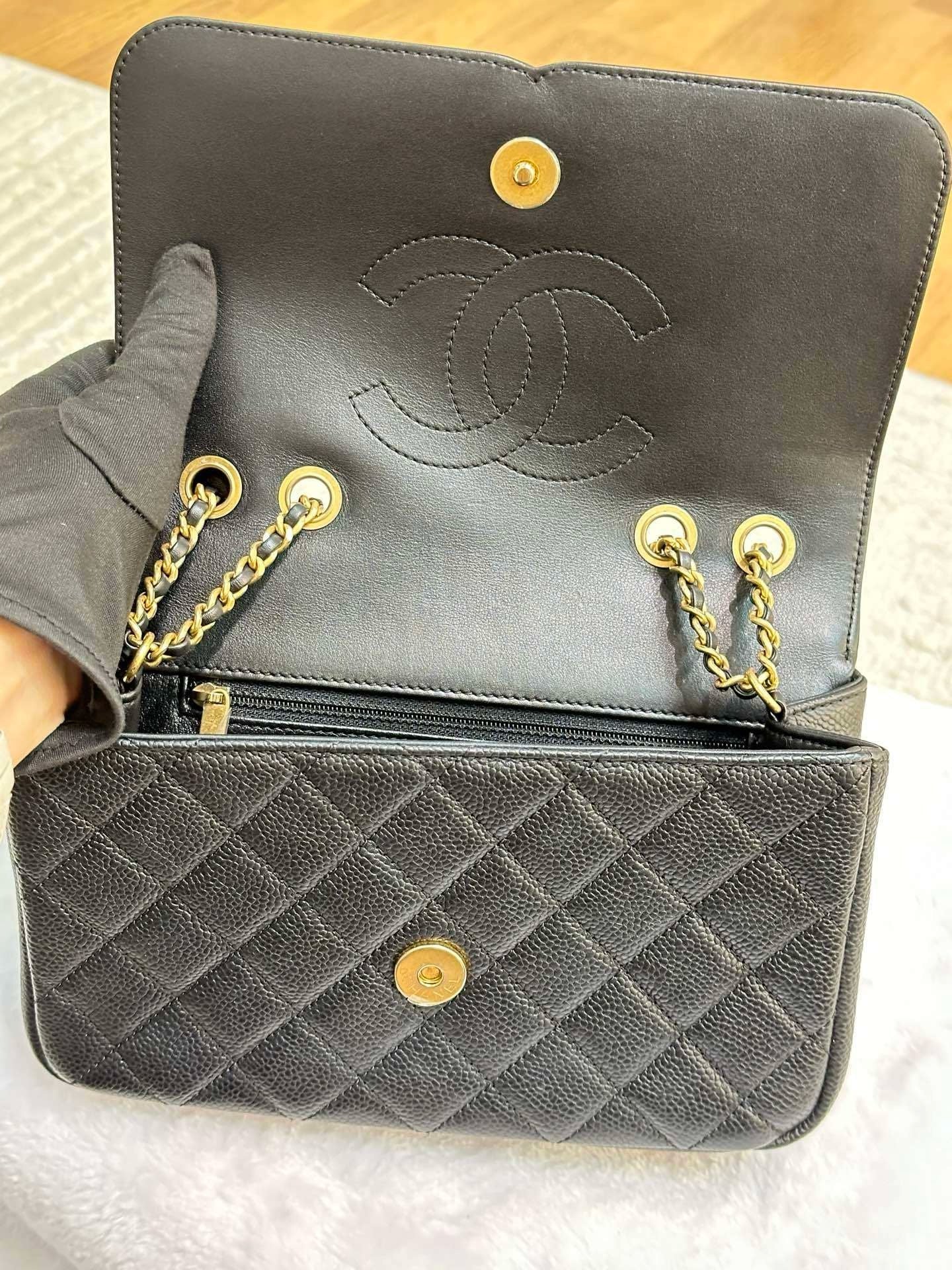Chanel Small Caviar Quilted CC Filigree Flap Black GHW 2478 holo card