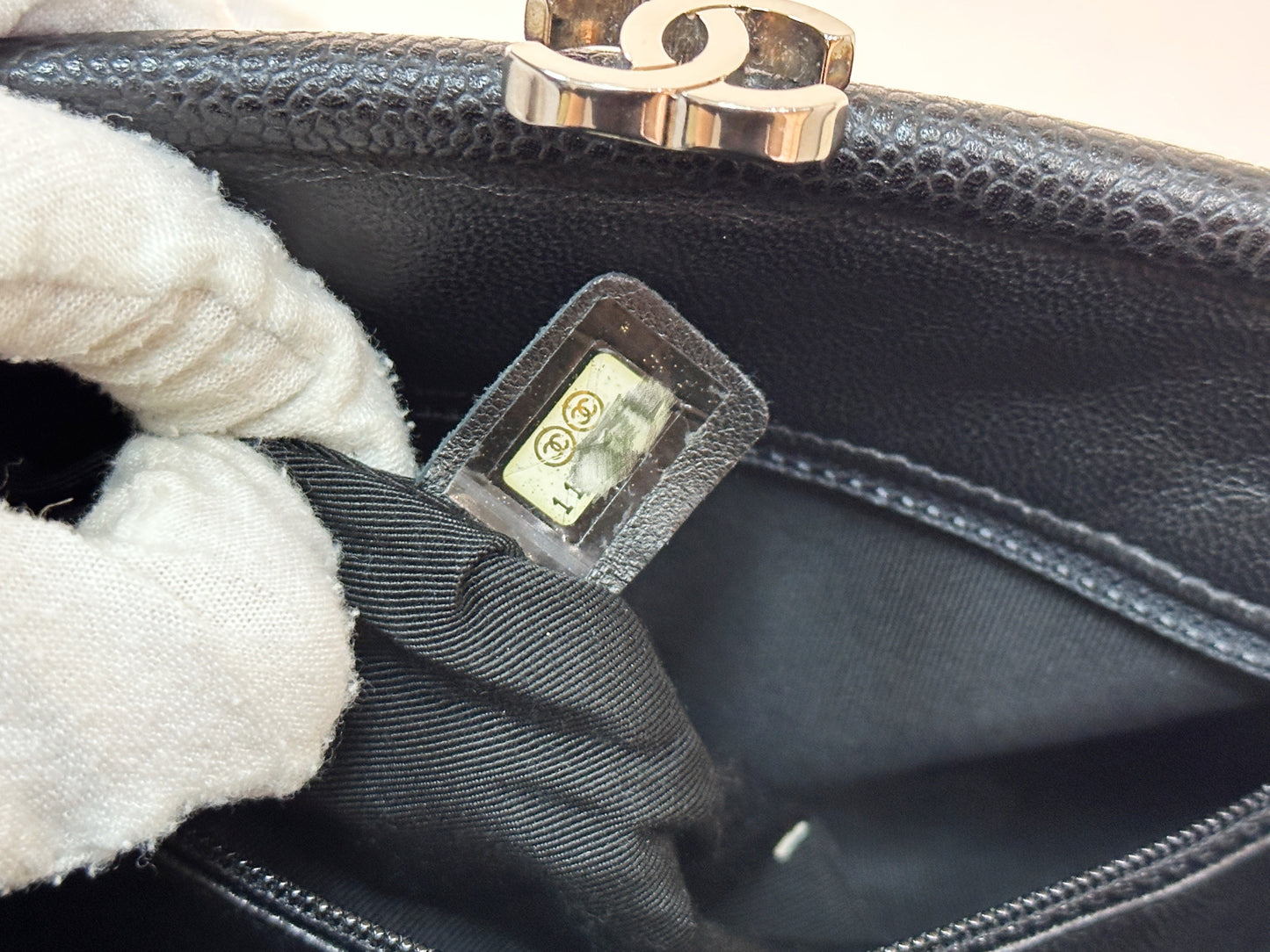 Chanel Quilted Timeless Kisslock Clutch Black Caviar holo 1193