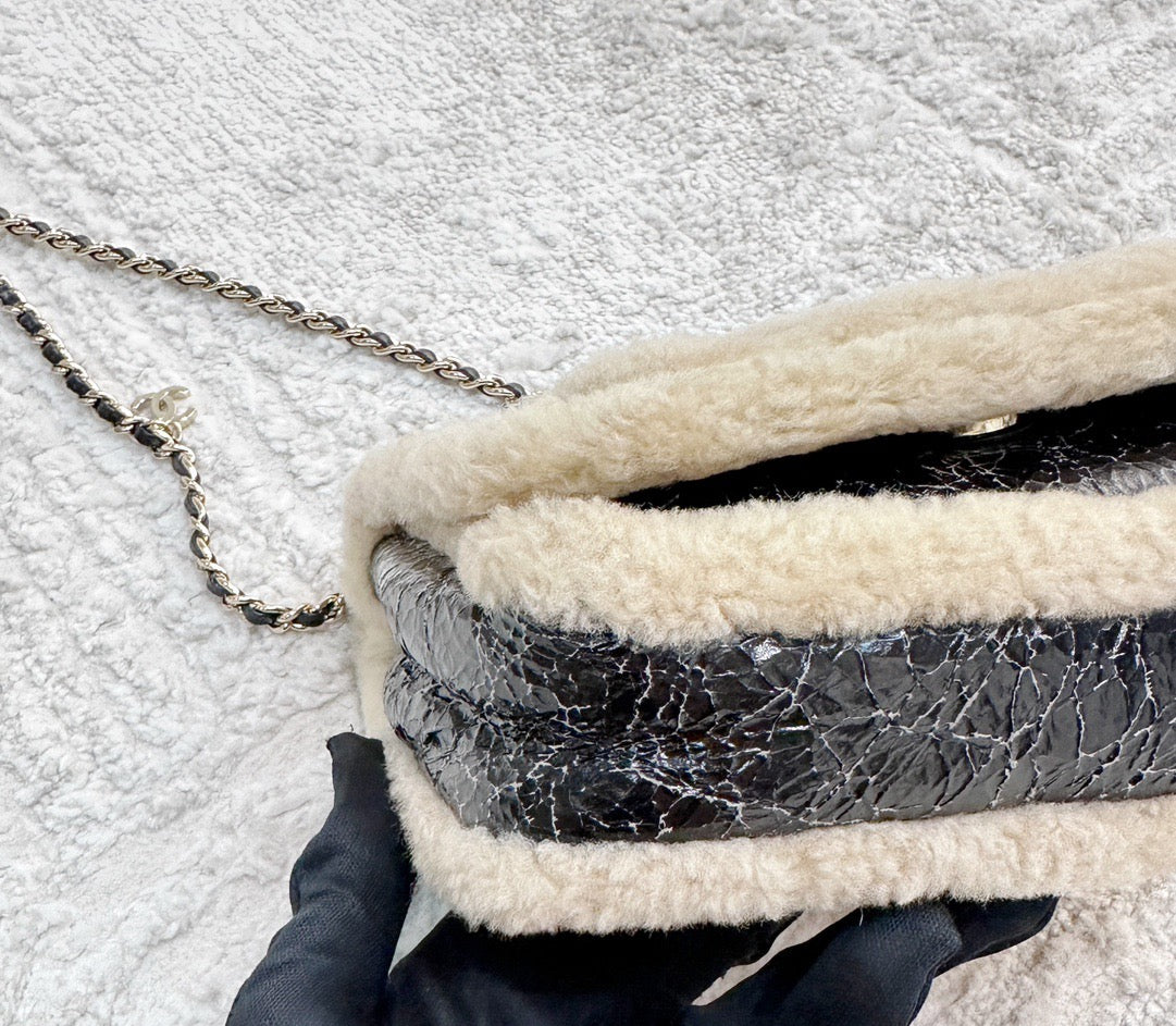 CHANEL Crumpled Calfskin Shearling CC Flap Black Beige