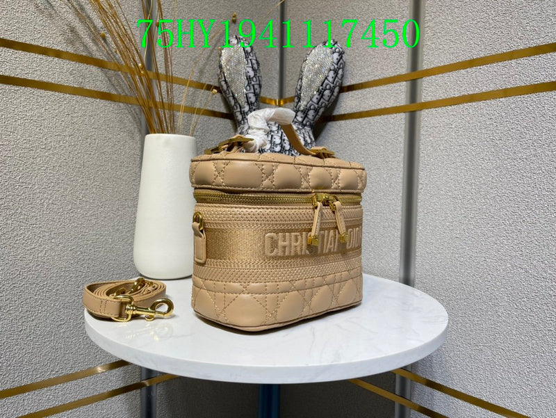 Christian Dior Luxury - The Tote   674