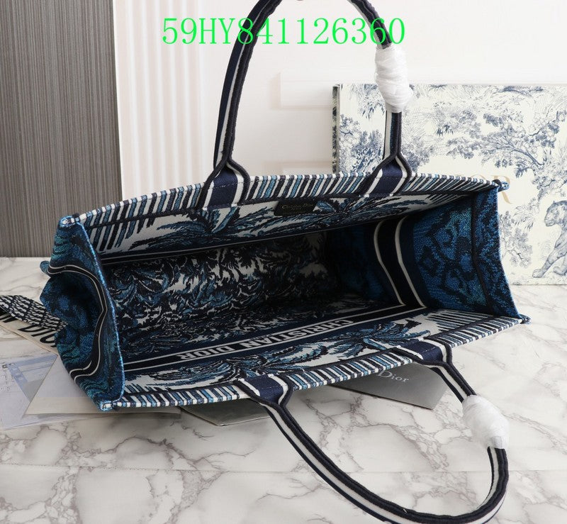 Christian Dior Luxury Bag - The Tote   232