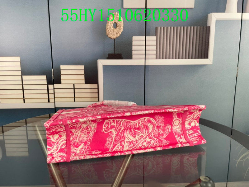 Christian Dior Luxury Bag - The Tote   189