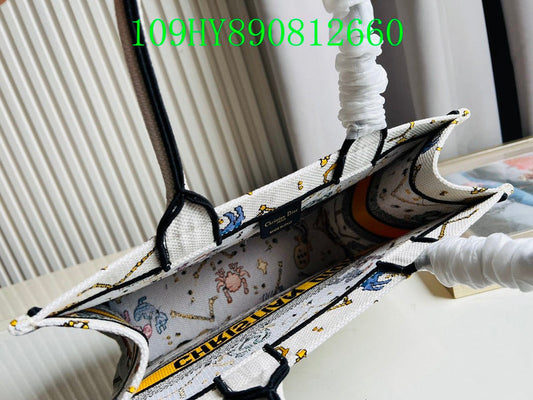 Christian Dior Luxury Bag - The Tote   277