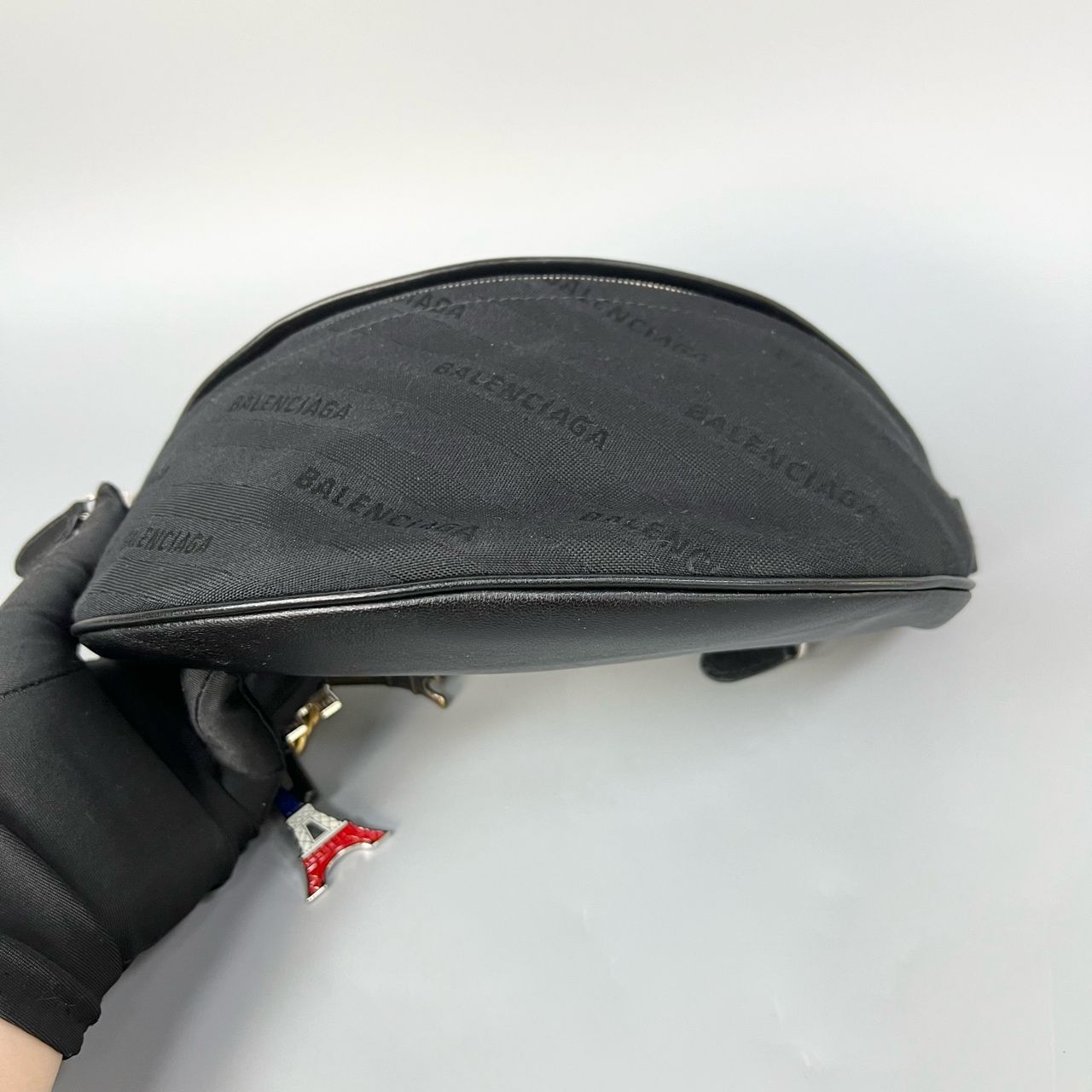 Preloved Balenciaga bumbag black 25cm*17cm XJ11378