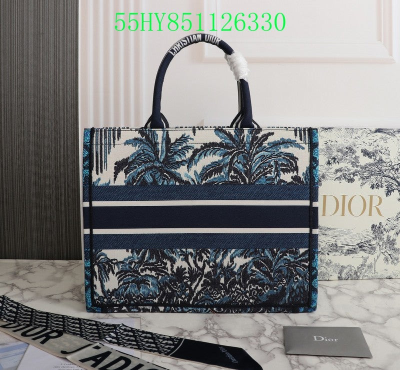 Christian Dior Luxury Bag - The Tote   231