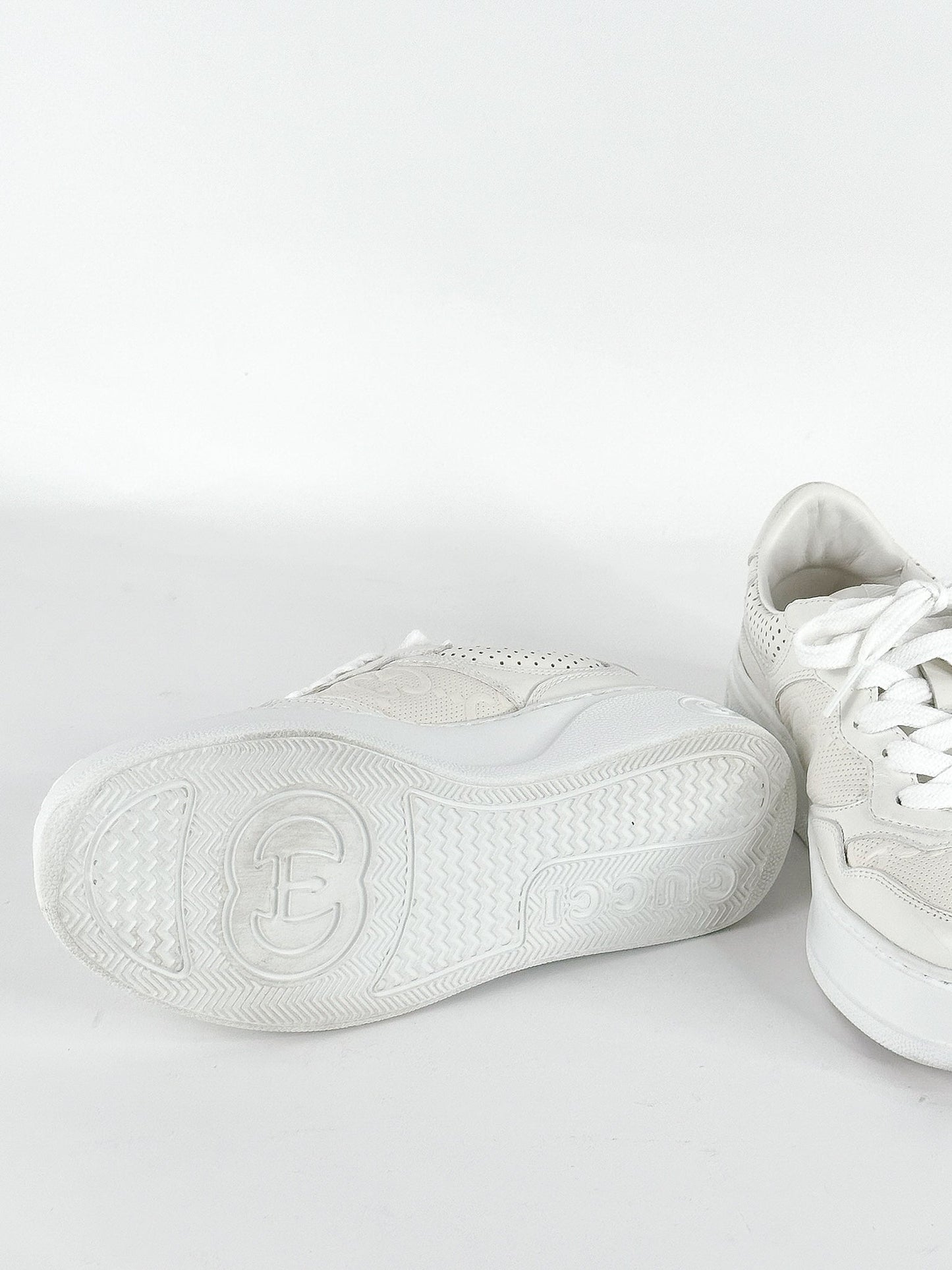 Gucci White Leather GG Embossed Perforated Leather Trainers Sneakers Size 35