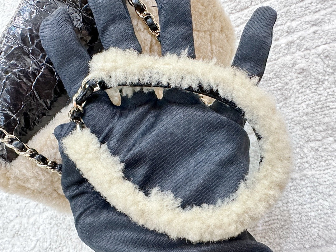 CHANEL Crumpled Calfskin Shearling CC Flap Black Beige