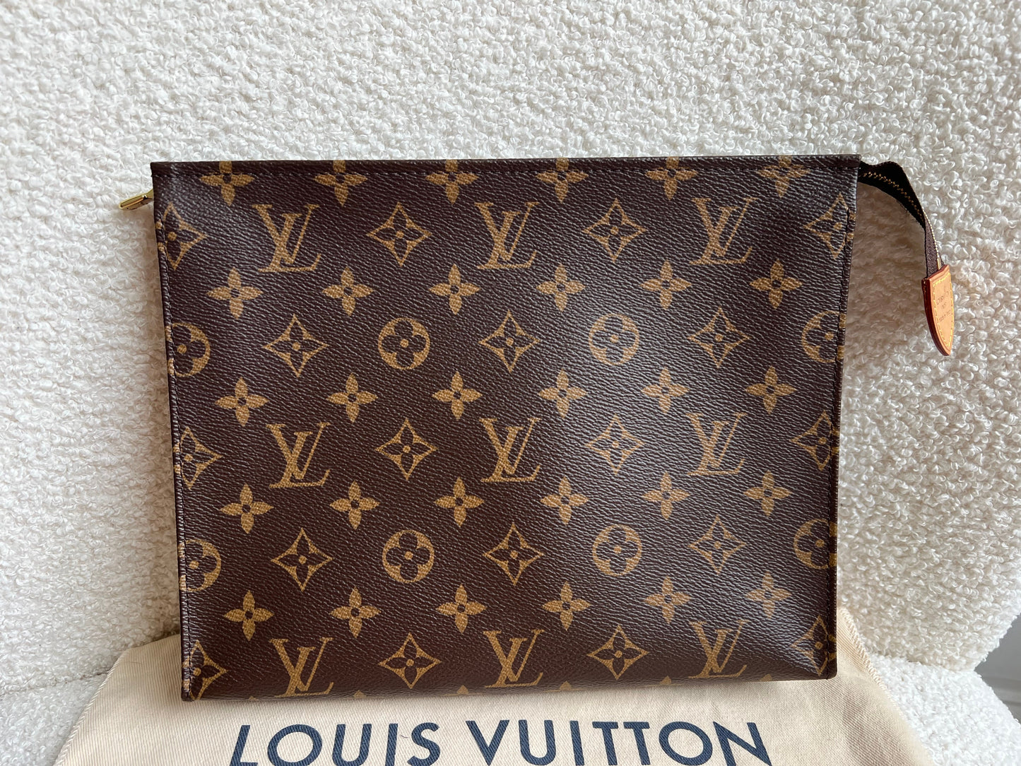 Louis Vuitton Toiletry Pouch 26 Monogram