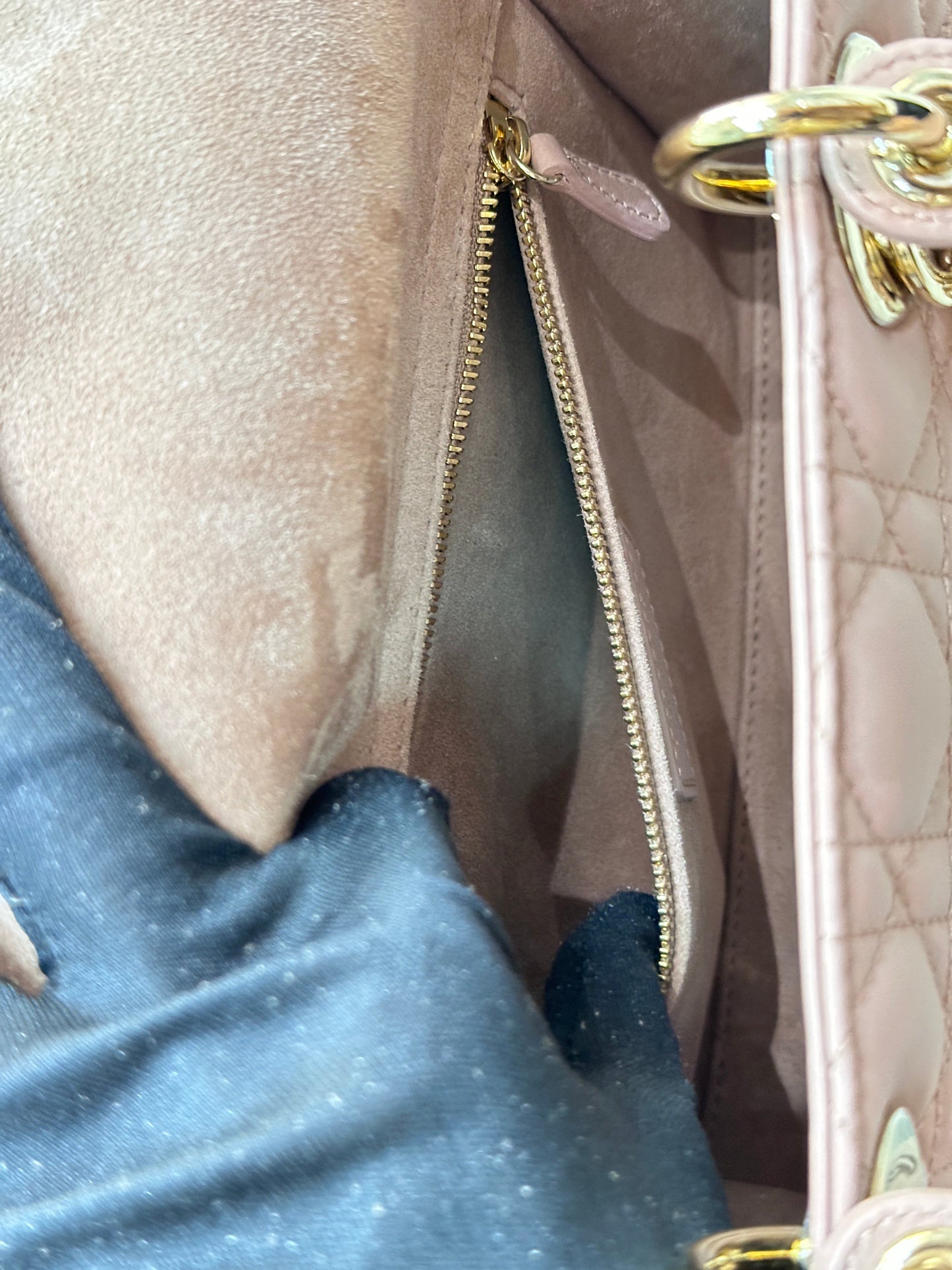 CHRISTIAN DIOR Lambskin Cannage Medium Lady Dior Fard