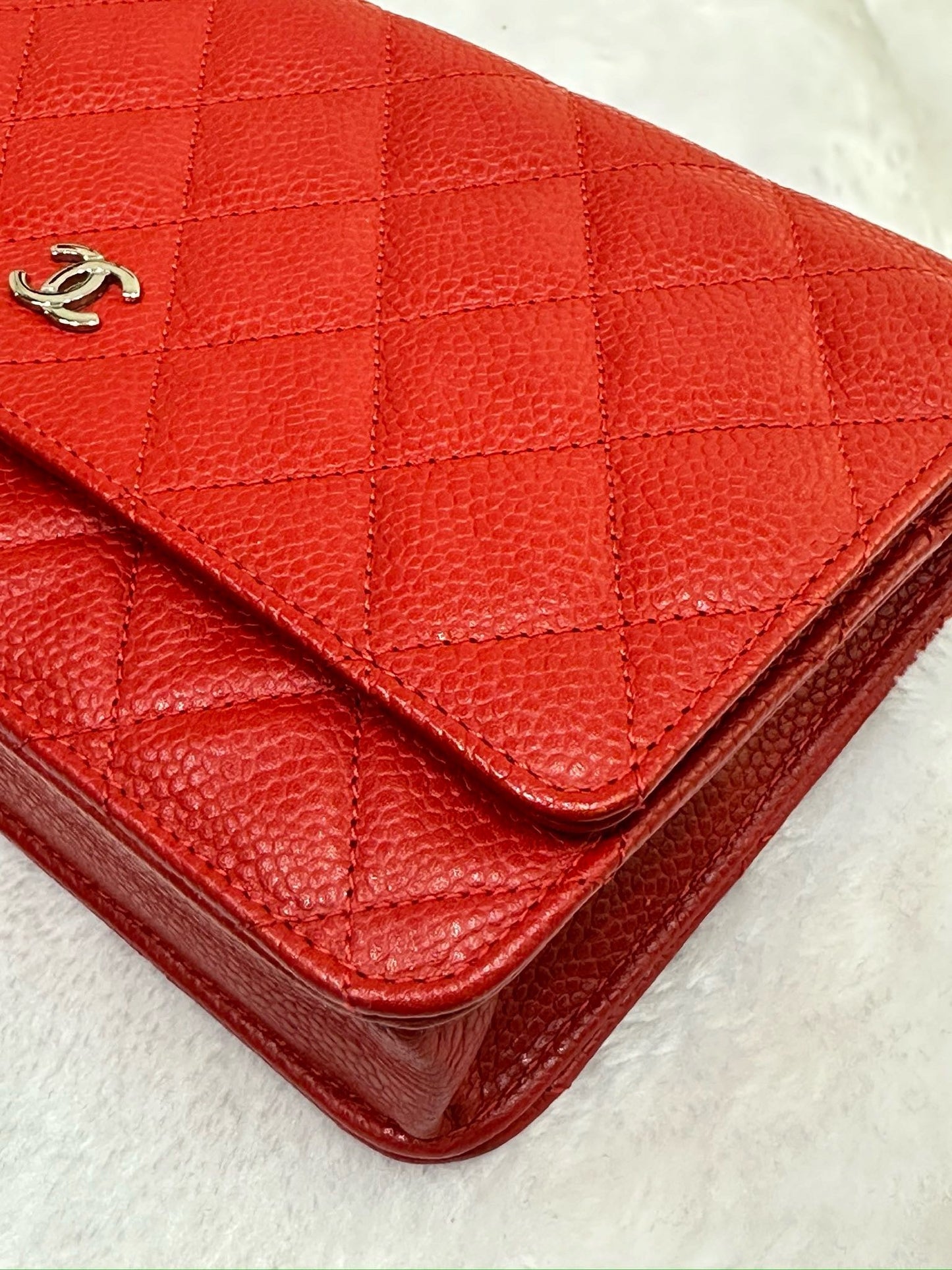 Chanel Caviar Quilted Wallet on Chain WOC Red 1874 holo card