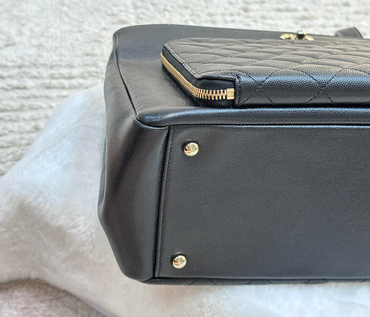 CHANEL Business Affinity Shopping Tote Caviar Black GHW